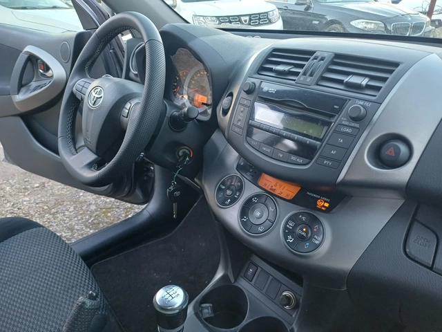 Toyota Rav4 2.2 D4D - автомобили, коли, обяви за нови и употребявани 13