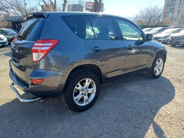 Toyota Rav4 2.2 D4D - автомобили, коли, обяви за нови и употребявани 4