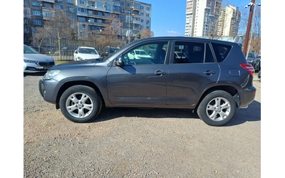 Toyota Rav4 2.2 D4D - автомобили, коли, обяви за нови и употребявани 7
