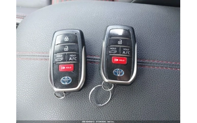 Toyota Rav4 Prime XSE Plug In Hybrid - автомобили, коли, обяви за нови и употребявани 10