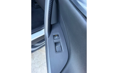 Toyota Rav4 - автомобили, коли, обяви за нови и употребявани 10