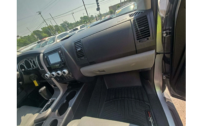 Toyota Sequoia SR5* 5.7 V8* ВИДЕО НА МОТОР* ПЕРФЕКТЕН ЗА ГАЗ - автомобили, коли, обяви за нови и употребявани 8