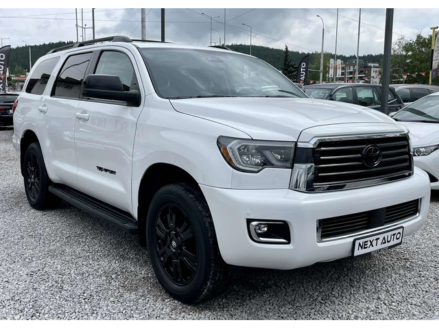 Toyota Sequoia 5.7i V8  17800km - автомобили, коли, обяви за нови и употребявани 2