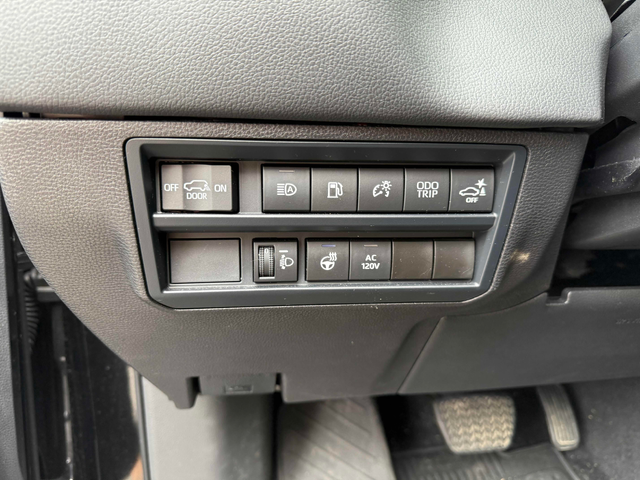 Toyota Sequoia 3.5L 6cyl 4WD - автомобили, коли, обяви за нови и употребявани 10
