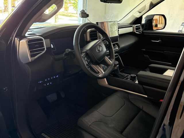 Toyota Sequoia 3.5L 6cyl 4WD - автомобили, коли, обяви за нови и употребявани 4