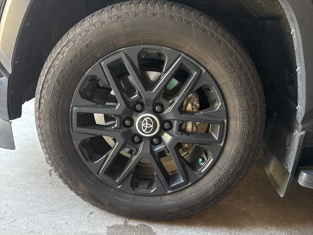Toyota Sequoia 3.5L 6cyl 4WD - автомобили, коли, обяви за нови и употребявани 6