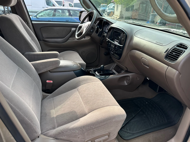 Toyota Sequoia 4.7i ГАЗ - автомобили, коли, обяви за нови и употребявани 6