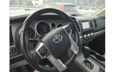 Toyota Sequoia SR5 - автомобили, коли, обяви за нови и употребявани 11