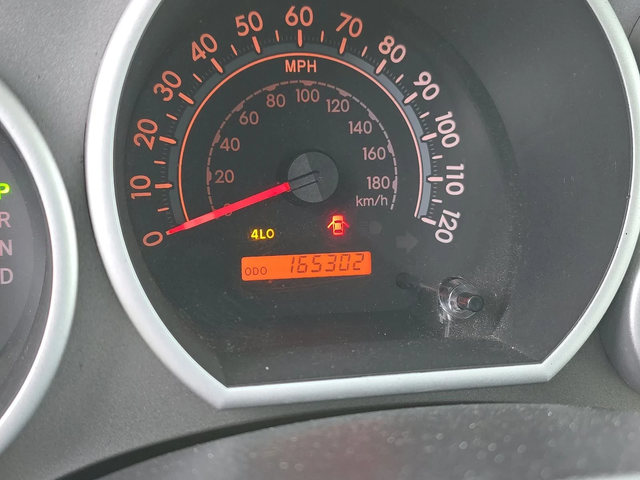 Toyota Sequoia SR5 - автомобили, коли, обяви за нови и употребявани 12