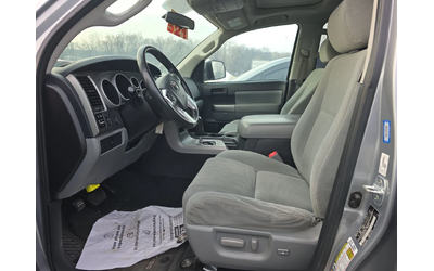 Toyota Sequoia SR5 - автомобили, коли, обяви за нови и употребявани 7