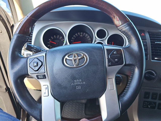 Toyota Sequoia PLATINUM* 5.7* V8* ПОДГРЕВ* КАМЕРА* КЕЙЛЕС - автомобили, коли, обяви за нови и употребявани 8