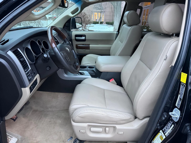 Toyota Sequoia PLATINUM* 5.7* V8* ПОДГРЕВ* КАМЕРА* КЕЙЛЕС - автомобили, коли, обяви за нови и употребявани 12