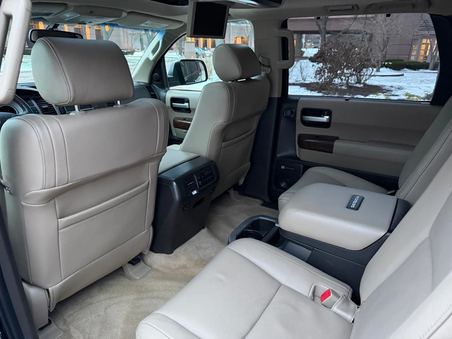 Toyota Sequoia PLATINUM* 5.7* V8* ПОДГРЕВ* КАМЕРА* КЕЙЛЕС - автомобили, коли, обяви за нови и употребявани 13