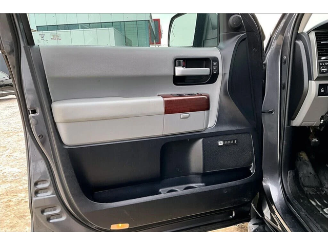 Toyota Sequoia PLATINUM* 5.7* V8* ПОДГРЕВ* КАМЕРА* КЕЙЛЕС - автомобили, коли, обяви за нови и употребявани 6