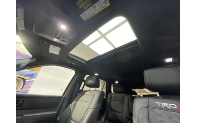 Toyota Sequoia TRD Pro HYBRID 4WD * АвтоКредит* Цена до БГ - автомобили, коли, обяви за нови и употребявани 11