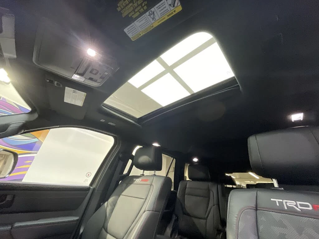 Toyota Sequoia TRD Pro HYBRID 4WD * АвтоКредит* Цена до БГ - автомобили, коли, обяви за нови и употребявани 11