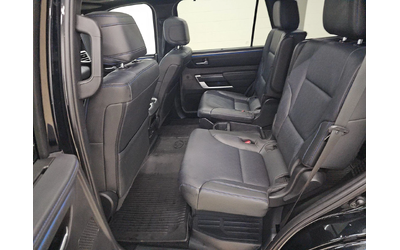 Toyota Sequoia Platinum 4x4* Pano* HuD - автомобили, коли, обяви за нови и употребявани 7