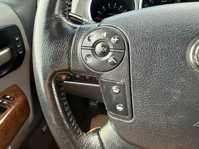 Toyota Sequoia Platinum - автомобили, коли, обяви за нови и употребявани 16