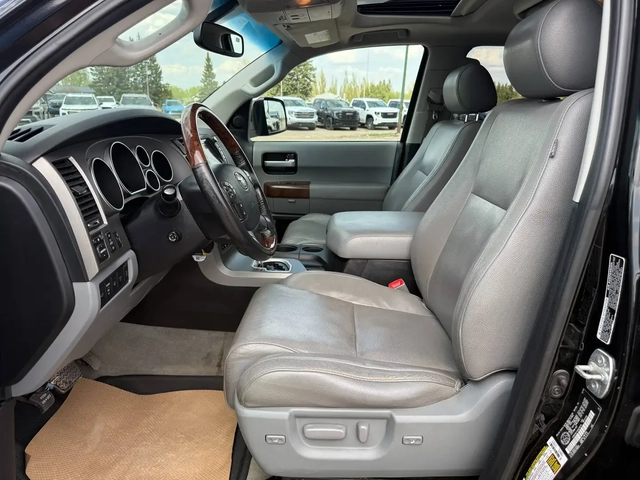 Toyota Sequoia Platinum - автомобили, коли, обяви за нови и употребявани 9