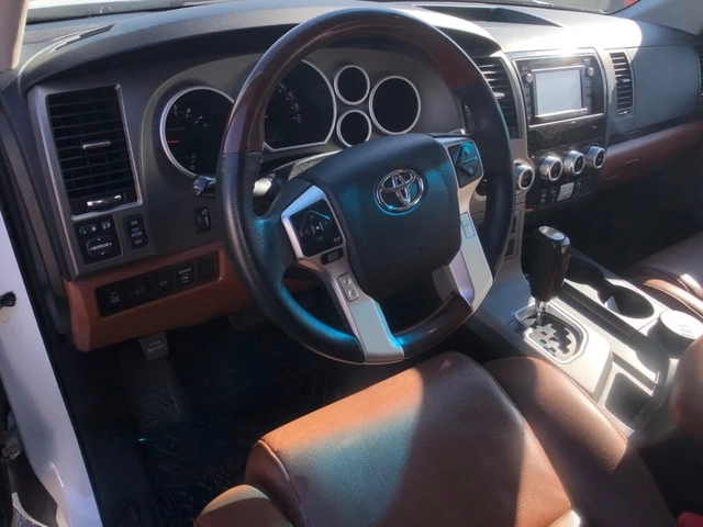 Toyota Sequoia * ПАНО* KEYLESS* Camera* ПОДГРЕВ* - автомобили, коли, обяви за нови и употребявани 13