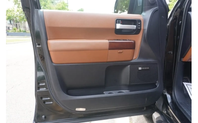 toyota-sequoia - 4