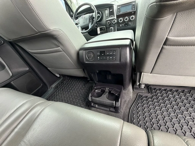 Toyota Sequoia LIMITED* 4WD* DISTRONIC* М.ТОЧКА* ПОДГРЕВ* КАМЕРА* - автомобили, коли, обяви за нови и употребявани 11