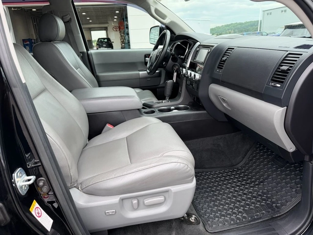 Toyota Sequoia LIMITED* 4WD* DISTRONIC* М.ТОЧКА* ПОДГРЕВ* КАМЕРА* - автомобили, коли, обяви за нови и употребявани 9