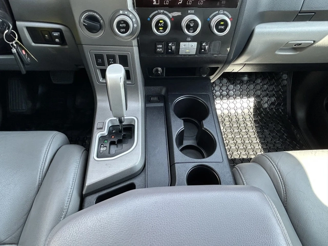 Toyota Sequoia LIMITED* 5.7* V8* ПОДГРЕВ* КАМЕРА* КЕЙЛЕС - автомобили, коли, обяви за нови и употребявани 11