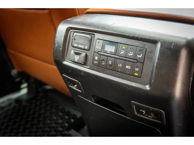 Toyota Sequoia PLATINUM* 5.7* V8* ПОДГРЕВ* КАМЕРА* КЕЙЛЕС - автомобили, коли, обяви за нови и употребявани 16