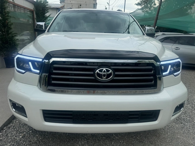 Toyota Sequoia Platinum - автомобили, коли, обяви за нови и употребявани 1