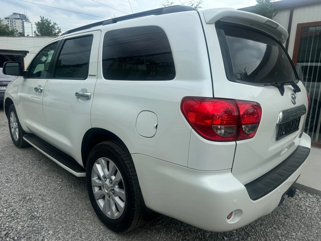 Toyota Sequoia Platinum - автомобили, коли, обяви за нови и употребявани 5