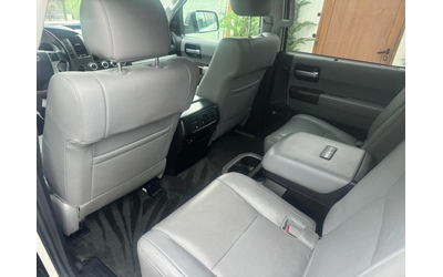Toyota Sequoia Platinum - автомобили, коли, обяви за нови и употребявани 7