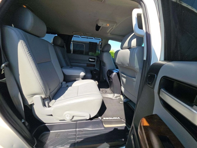 Toyota Sequoia PLATINUM* 5.7 V8* 7PASS* БЕЗ РЪЖДА* КРАЙНА ЦЕНА - автомобили, коли, обяви за нови и употребявани 10