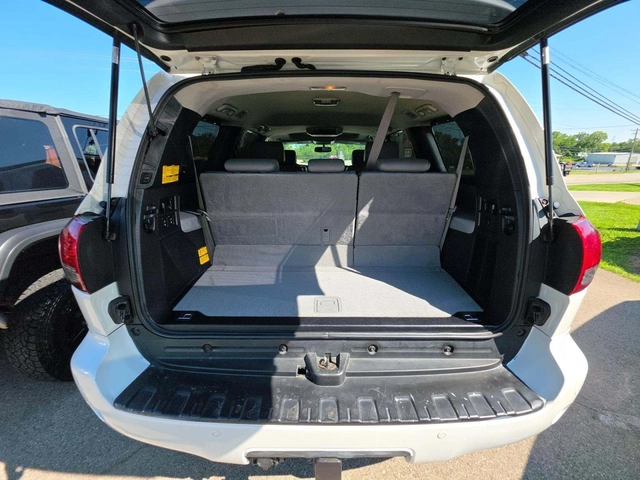Toyota Sequoia PLATINUM* 5.7 V8* 7PASS* БЕЗ РЪЖДА* КРАЙНА ЦЕНА - автомобили, коли, обяви за нови и употребявани 12