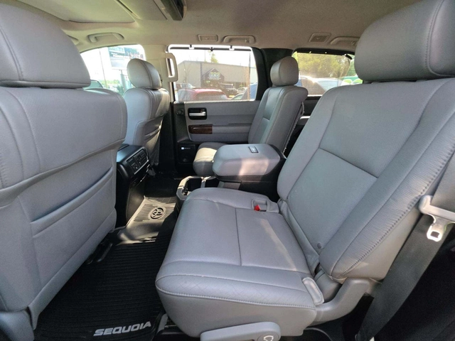 Toyota Sequoia PLATINUM* 5.7 V8* 7PASS* БЕЗ РЪЖДА* КРАЙНА ЦЕНА - автомобили, коли, обяви за нови и употребявани 9