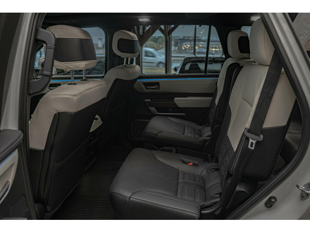 Toyota Sequoia Capstone/JBL/6+1/Обдухване/Panorama/HuD/Virtual/Lane Assist - автомобили, коли, обяви за нови и употребявани 10