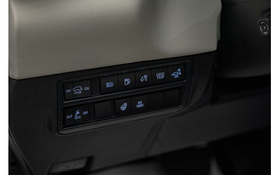 Toyota Sequoia Capstone/JBL/6+1/Обдухване/Panorama/HuD/Virtual/Lane Assist - автомобили, коли, обяви за нови и употребявани 12