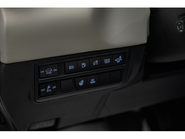 Toyota Sequoia Capstone/JBL/6+1/Обдухване/Panorama/HuD/Virtual/Lane Assist - автомобили, коли, обяви за нови и употребявани 12