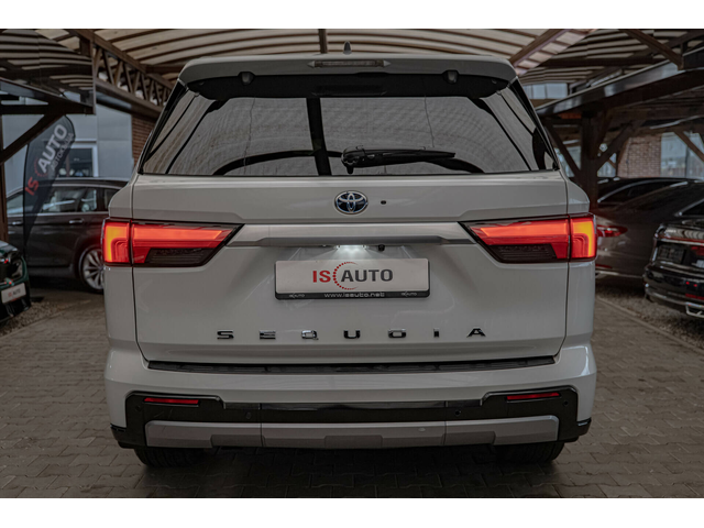 Toyota Sequoia Capstone/JBL/6+1/Обдухване/Panorama/HuD/Virtual/Lane Assist - автомобили, коли, обяви за нови и употребявани 3