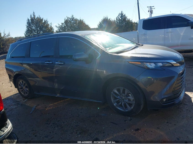 Toyota Sienna 2.5L I-4 DI, DOHC, VVT, 245HP Front Wheel Drive - автомобили, коли, обяви за нови и употребявани 12