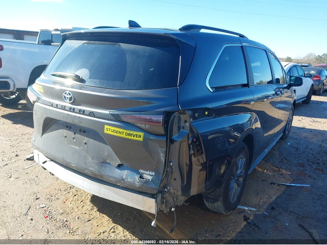 Toyota Sienna 2.5L I-4 DI, DOHC, VVT, 245HP Front Wheel Drive - автомобили, коли, обяви за нови и употребявани 3