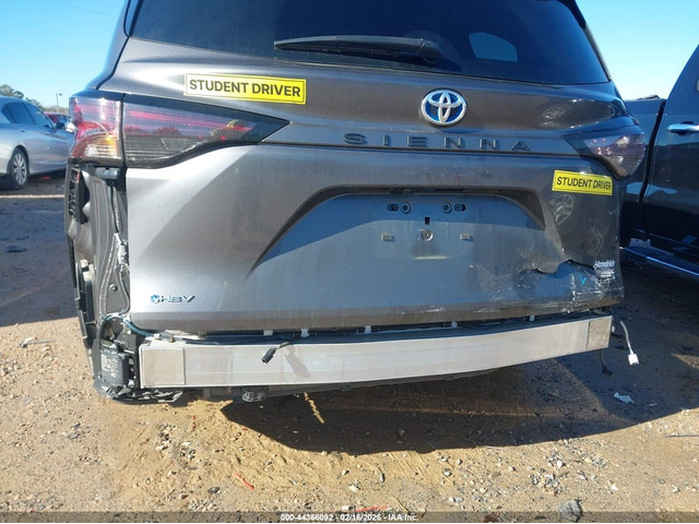 Toyota Sienna 2.5L I-4 DI, DOHC, VVT, 245HP Front Wheel Drive - автомобили, коли, обяви за нови и употребявани 5