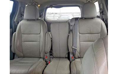 Toyota Sienna 3.5L 6 FRONT WHEEL DRIVE - автомобили, коли, обяви за нови и употребявани 9