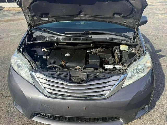 Toyota Sienna XLE PREMIUM 8-PASSENGER - автомобили, коли, обяви за нови и употребявани 10