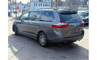 toyota-sienna - 1