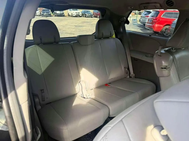 Toyota Sienna XLE PREMIUM 8-PASSENGER - автомобили, коли, обяви за нови и употребявани 6