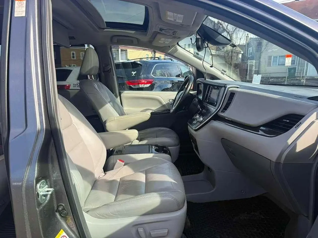 Toyota Sienna XLE PREMIUM 8-PASSENGER - автомобили, коли, обяви за нови и употребявани 8