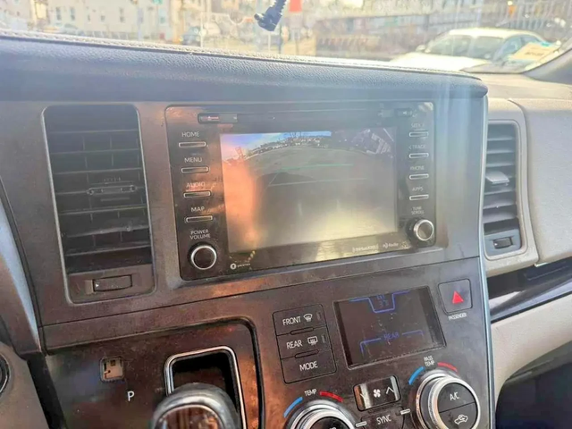 Toyota Sienna XLE PREMIUM 8-PASSENGER - автомобили, коли, обяви за нови и употребявани 9