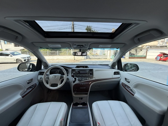 Toyota Sienna XLE-3.5i-4x4-AVTOMAT-6+ 1-ШВЕЙЦАРИЯ - автомобили, коли, обяви за нови и употребявани 10