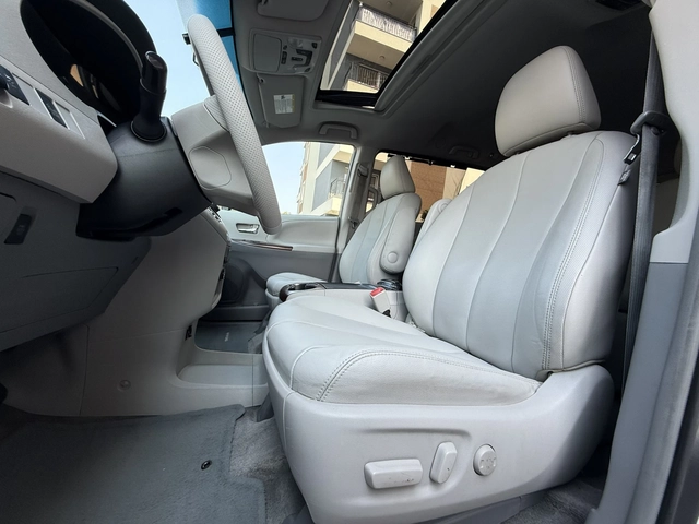 Toyota Sienna XLE-3.5i-4x4-AVTOMAT-6+ 1-ШВЕЙЦАРИЯ - автомобили, коли, обяви за нови и употребявани 12